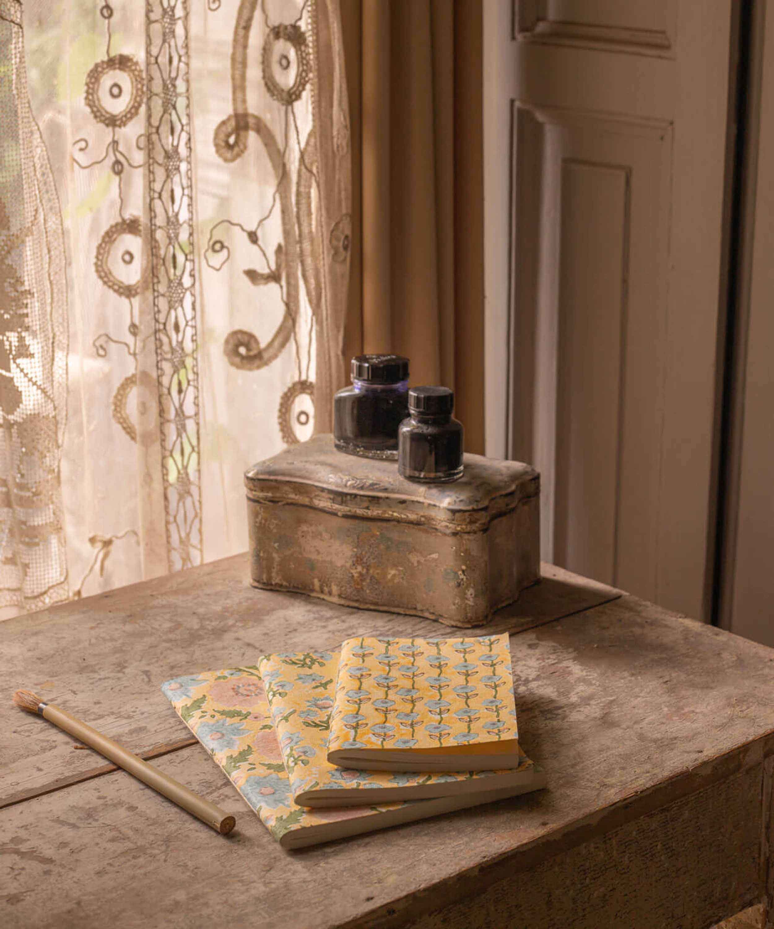 Garland Notebook, Buttermilk